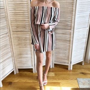 NWOT Off the shoulder, draw string dress